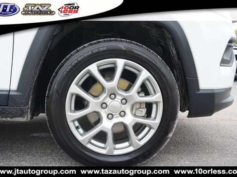 Used 2022 Jeep Compass Latitude AWD/4WD image 9