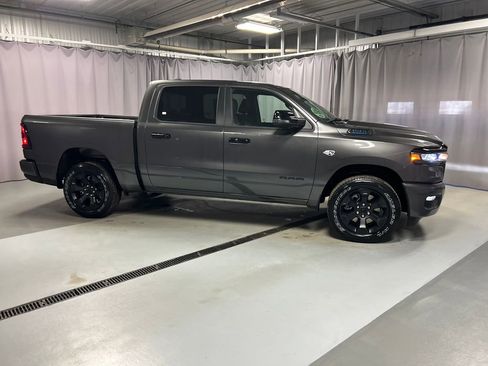 New 2026 RAM 1500 4x4 Crew Cab image 8