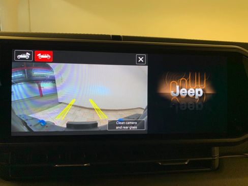 Used 2024 Jeep Wrangler Unlimited Rubicon 4xe AWD/4WD image 34