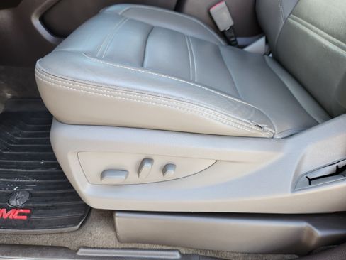 Used 2019 GMC Yukon Denali AWD/4WD image 9