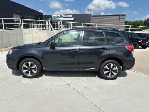 Used 2018 Subaru Forester 2.5i Premium w/ All-Weather Package AWD/4WD image 2