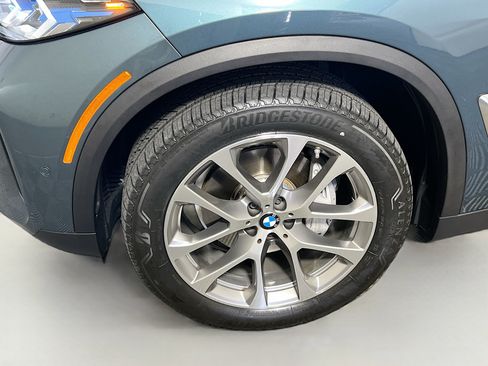 Used 2024 BMW X5 xDrive40i w/ Premium Package AWD/4WD image 13