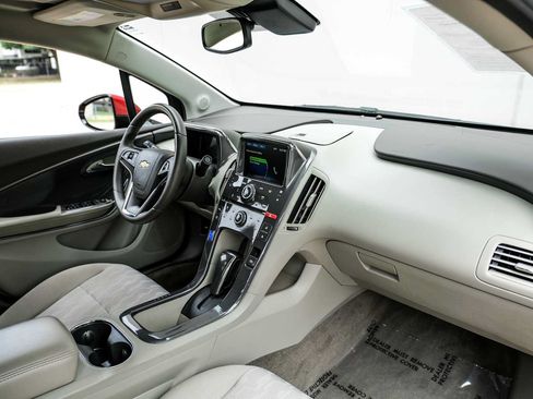 Used 2015 Chevrolet Volt w/ Enhanced Safety Package 1 FWD image 12