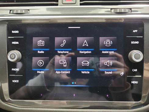 Certified 2023 Volkswagen Tiguan SE R-Line image 16