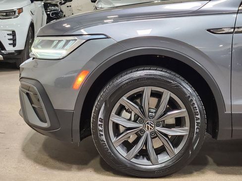 Used 2022 Volkswagen Tiguan SE image 5