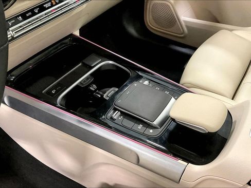 Used 2023 Mercedes-Benz GLB 250 4MATIC image 18