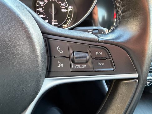 Used 2017 Alfa Romeo Giulia Ti w/ TI Lusso Package image 25