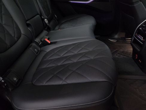 Used 2026 BMW X7 xDrive40i w/ M Sport Package AWD/4WD image 27