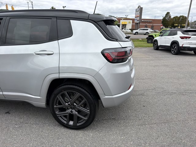 Used 2025 Jeep Compass Limited w/ High Altitude Package AWD/4WD image 9