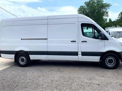 Used 2021 Mercedes-Benz Sprinter 2500 image 24