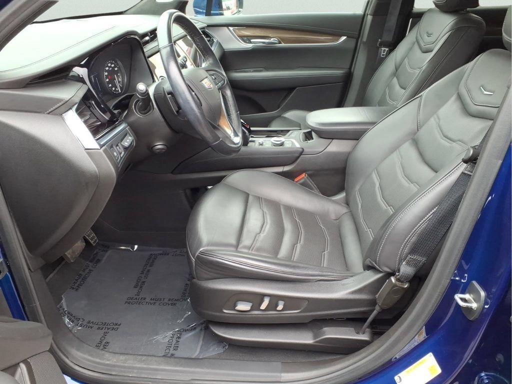 Used 2023 Cadillac XT6 Premium Luxury w/ Platinum Package AWD/4WD image 19