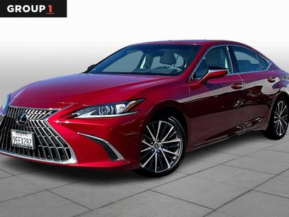 Used 2023 Lexus ES 300h w/ Premium Package