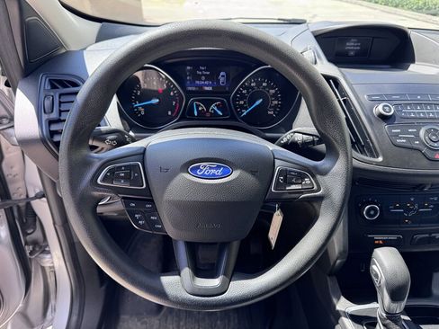 Used 2019 Ford Escape S image 9