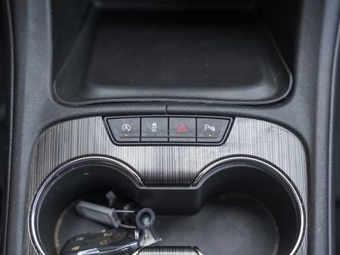 Used 2020 GMC Acadia SLT w/ Premium Package FWD image 32
