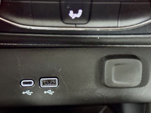 Used 2025 Buick Encore GX Preferred image 26