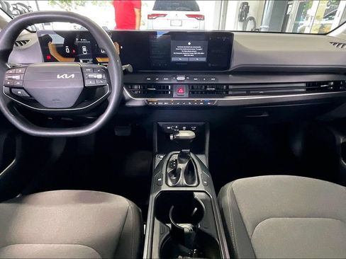 Used 2025 Kia K4 FWD image 6