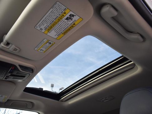 Used 2024 Subaru Outback Limited image 12