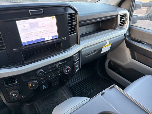 New 2025 Ford F450 XL w/ XL Chrome Package RWD image 22