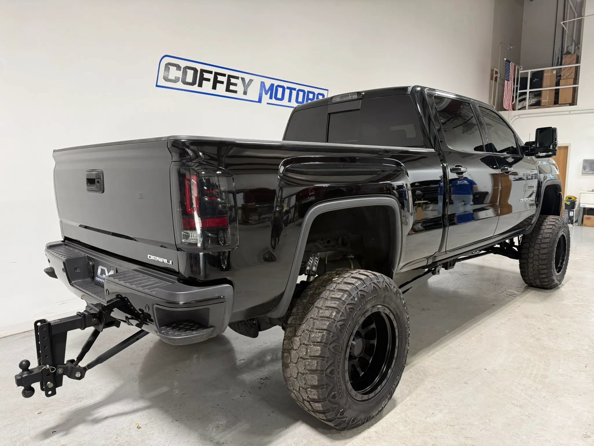 Used 2018 GMC Sierra 2500 Denali w/ Duramax Plus Package AWD/4WD image 6