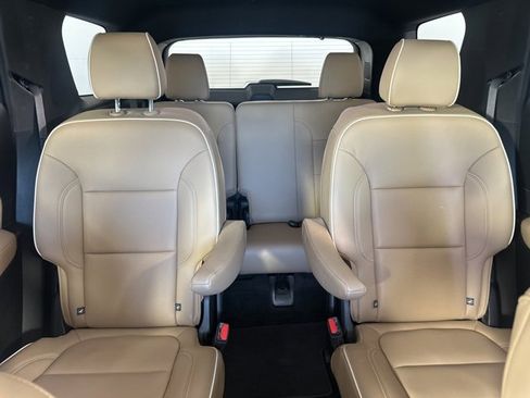 Used 2023 Chevrolet Traverse Premier image 20