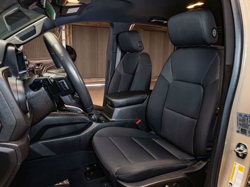 Used 2023 Chevrolet Colorado Trail Boss w/ Technology Package image 20