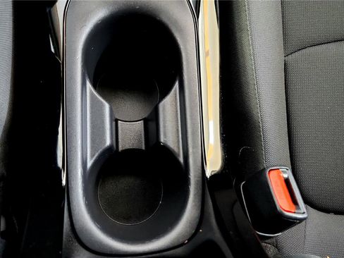 Used 2022 Toyota Corolla LE image 33