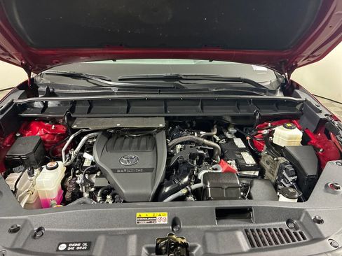 Used 2023 Toyota Highlander LE AWD/4WD image 32