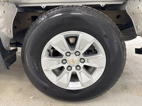 Used 2025 Chevrolet Silverado 1500 LT image 36