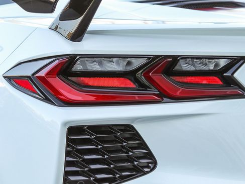 Used 2023 Chevrolet Corvette Stingray Premium Conv w/ Z51 Performance Package image 9