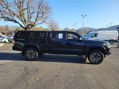Used 2020 Toyota Tacoma TRD Sport image 7