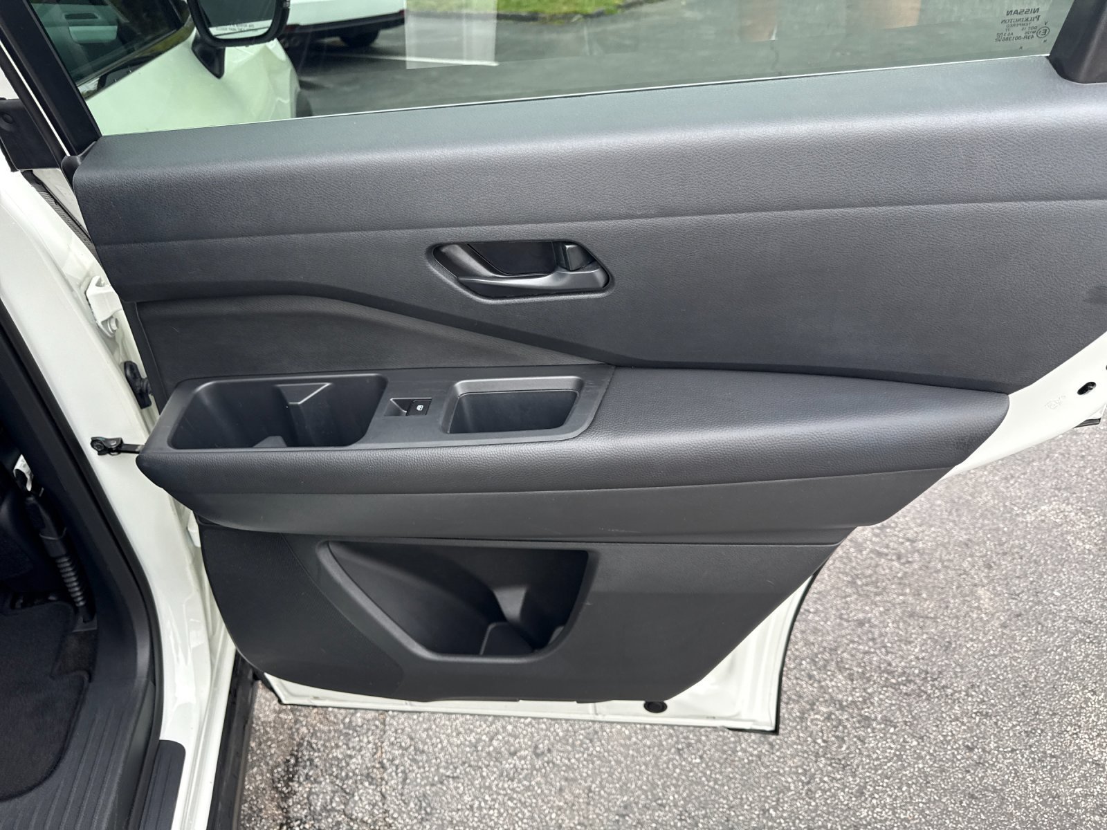 Used 2024 Nissan Pathfinder SV FWD image 25