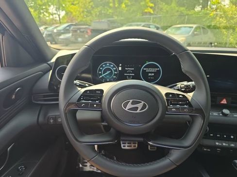 New 2025 Hyundai Elantra SEL image 14