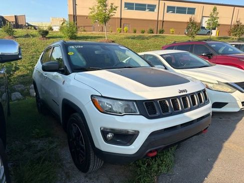 Used 2019 Jeep Compass Trailhawk AWD/4WD image 1
