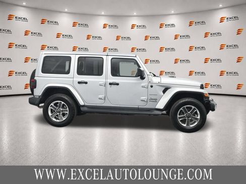 Used 2022 Jeep Wrangler Unlimited Sahara w/ LED Lighting Group AWD/4WD image 6