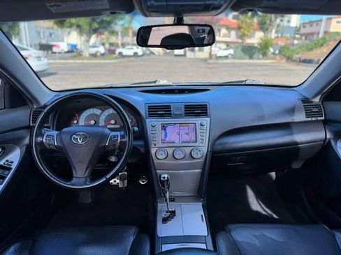 Used 2010 Toyota Camry SE image 16