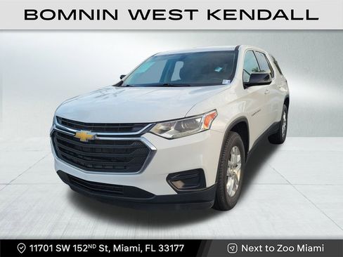 Used 2020 Chevrolet Traverse LS image 3