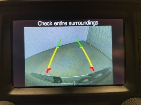 Used 2018 RAM 2500 Tradesman w/ Chrome Appearance Group image 16