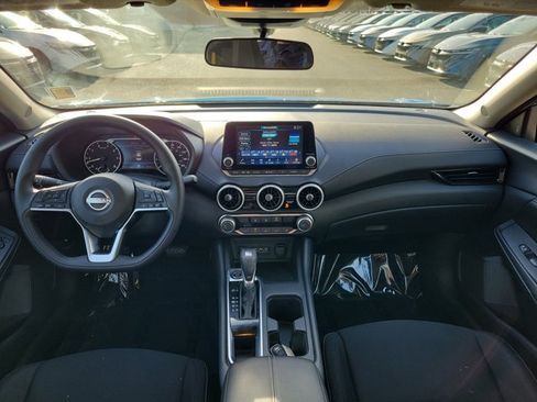Used 2025 Nissan Sentra SV FWD image 8