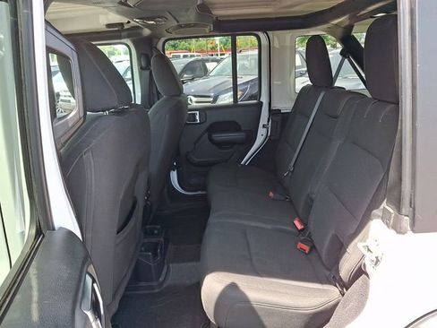 Used 2018 Jeep Wrangler Unlimited Sport S AWD/4WD image 8