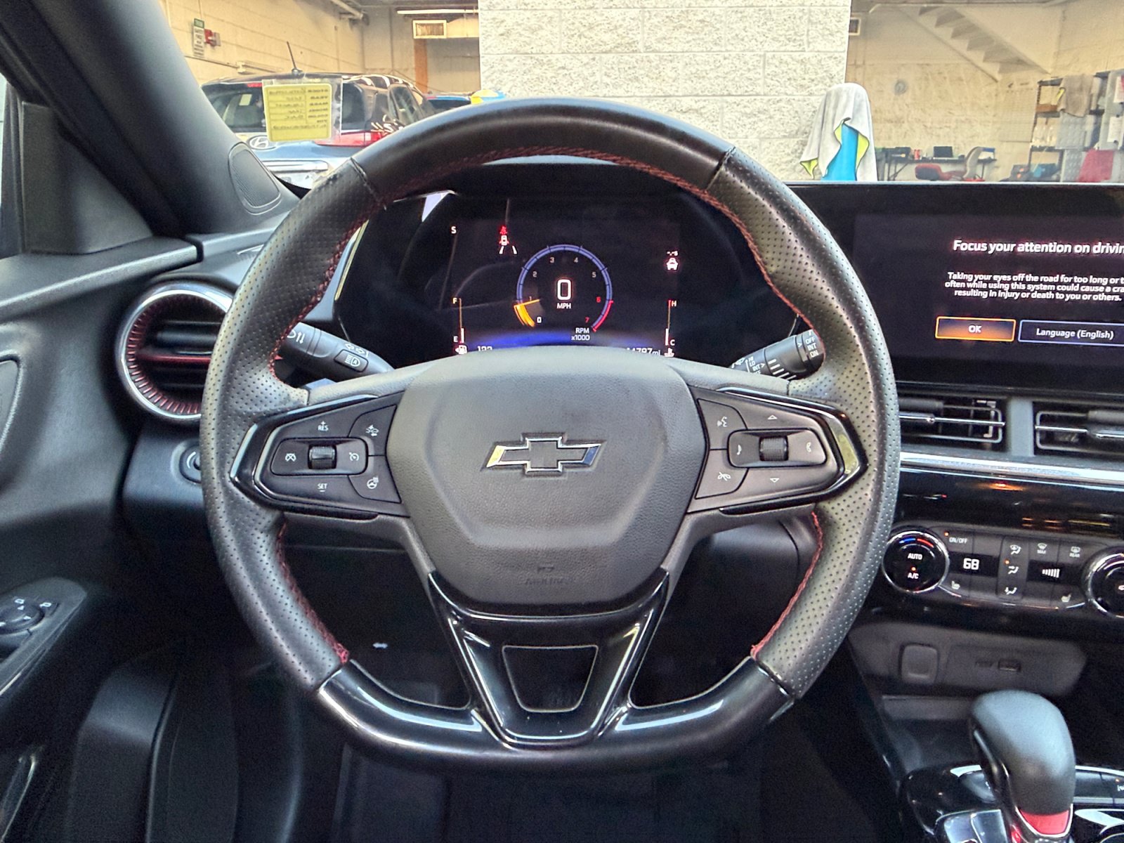 Used 2025 Chevrolet Trax RS w/ Sunroof Package FWD image 25