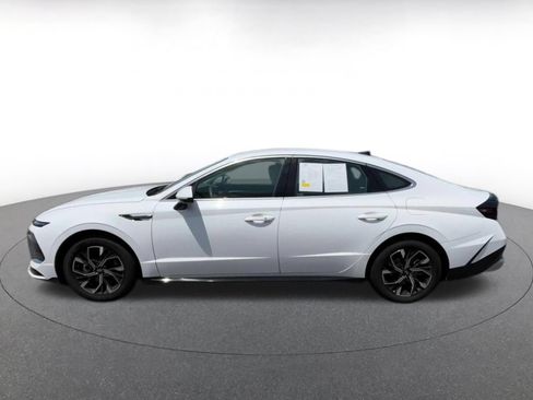 Used 2025 Hyundai Sonata SEL FWD image 12
