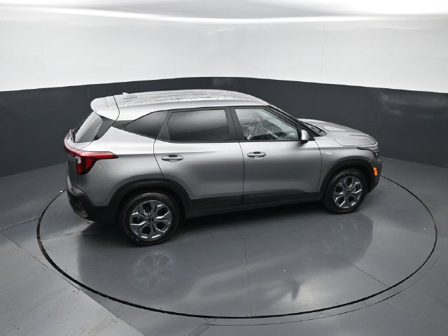 Used 2026 Kia Seltos LX FWD image 29