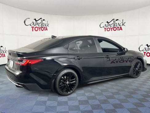 Used 2025 Toyota Camry SE w/ Convenience Package image 8