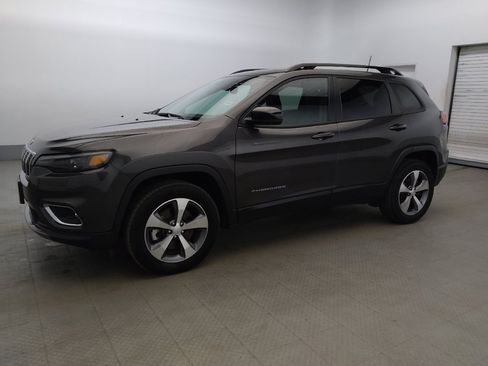 Used 2022 Jeep Cherokee Limited w/ Mopar Interior Package image 2