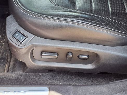 Used 2017 Ford Taurus SHO AWD/4WD image 4
