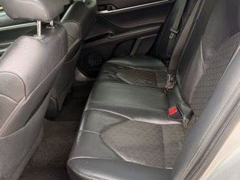 Used 2018 Toyota Camry XSE image 8