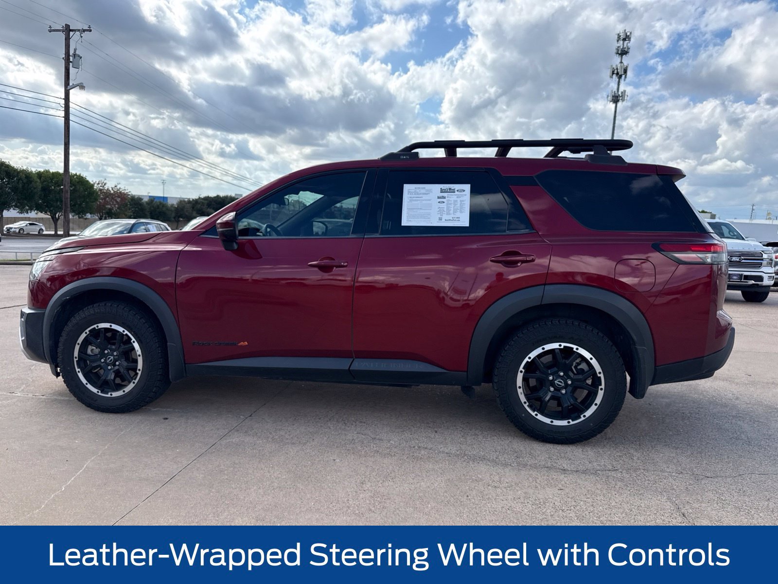 Used 2023 Nissan Pathfinder Rock Creek AWD/4WD image 4