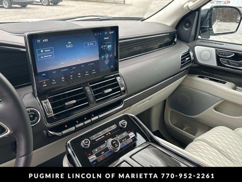 Used 2024 Lincoln Navigator Black Label image 20