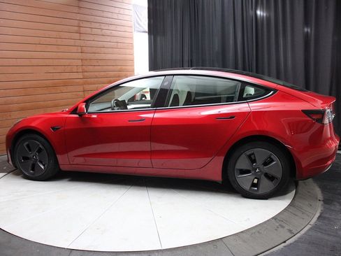 Used 2023 Tesla Model 3 Standard Range image 8