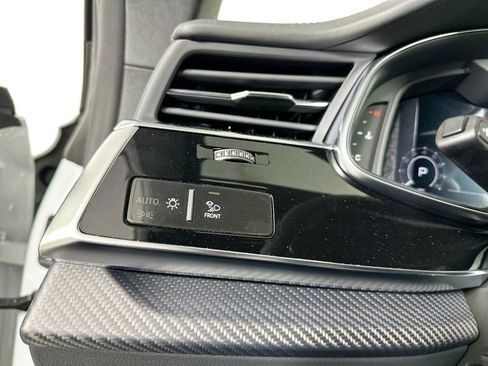 New 2025 Audi RS Q8 performance image 10